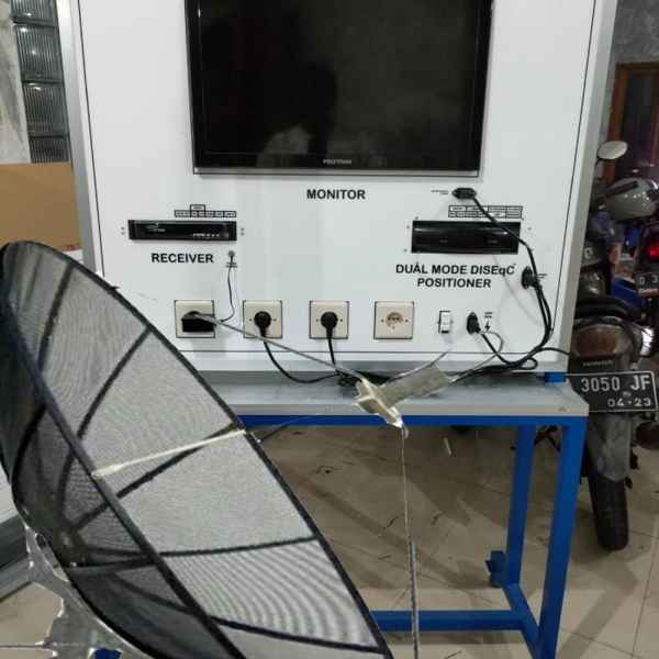 Digital Satellite Receiver Trainer Parabola